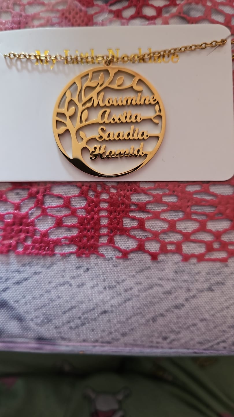 Customer photo review of Collier Prénom Arbre Généalogique - Arbre de vie