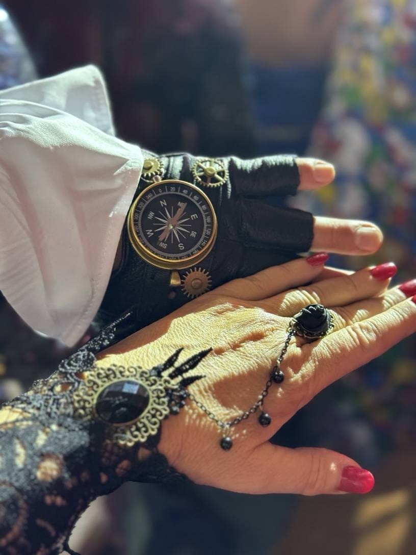 Customer photo review of Steampunk compass gloves