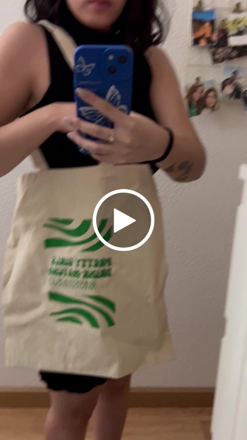 Customer video review of Tote Bag Oficial