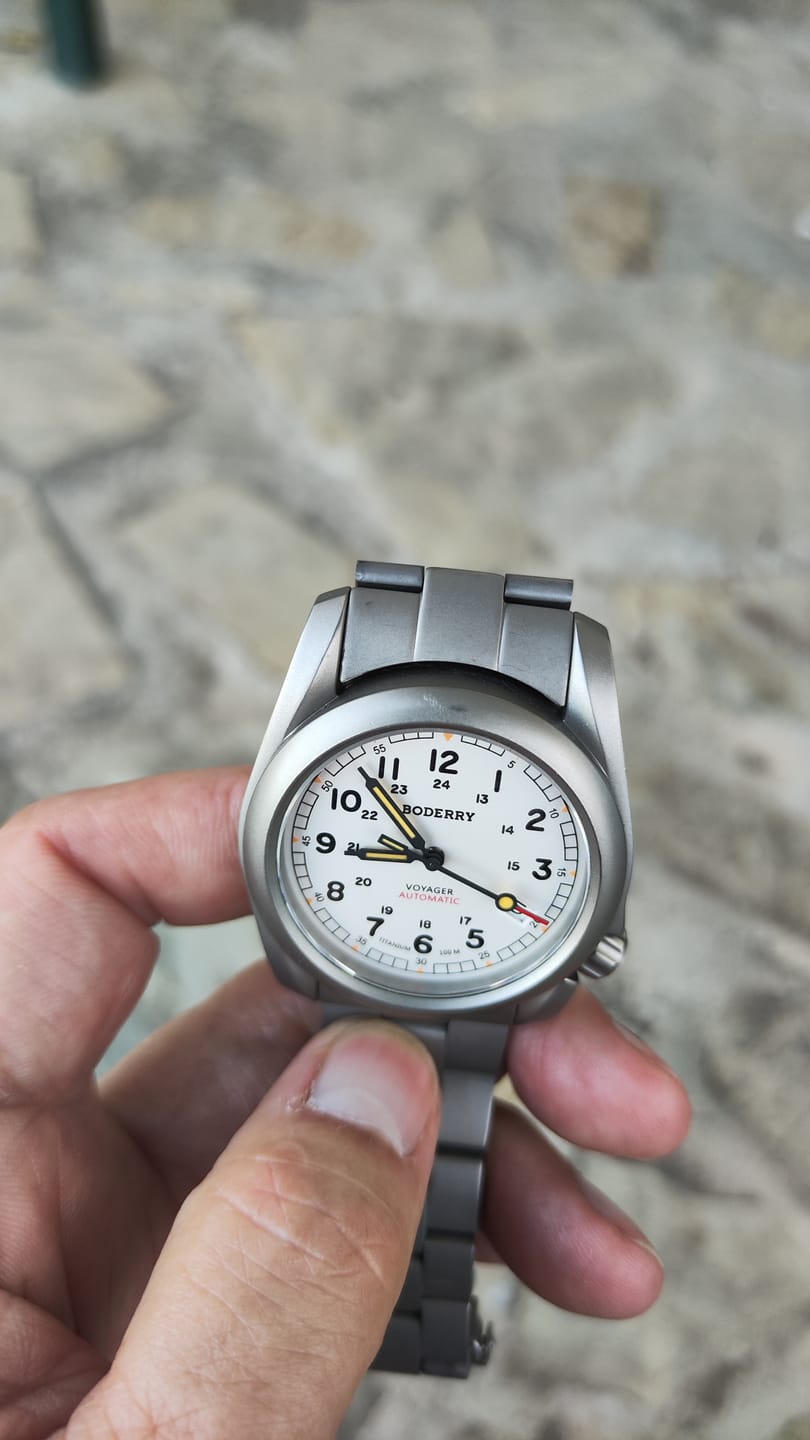 Customer photo review of VOYAGER - 100M Waterproof Titanium Automatic Field Watch | White-bracelet