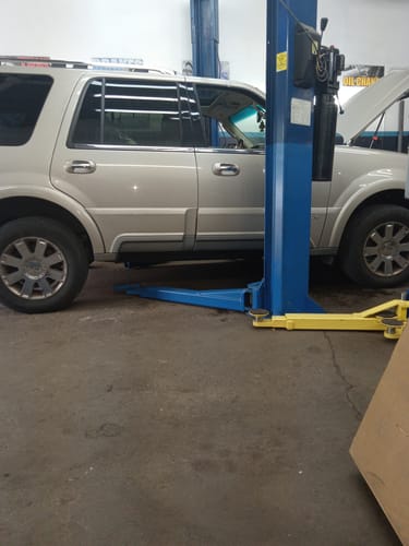 Customer photo review of 2003-2004 Lincoln Navigator Premium 4-Wheel Air Suspension Conversion System With Module (FX24FM)