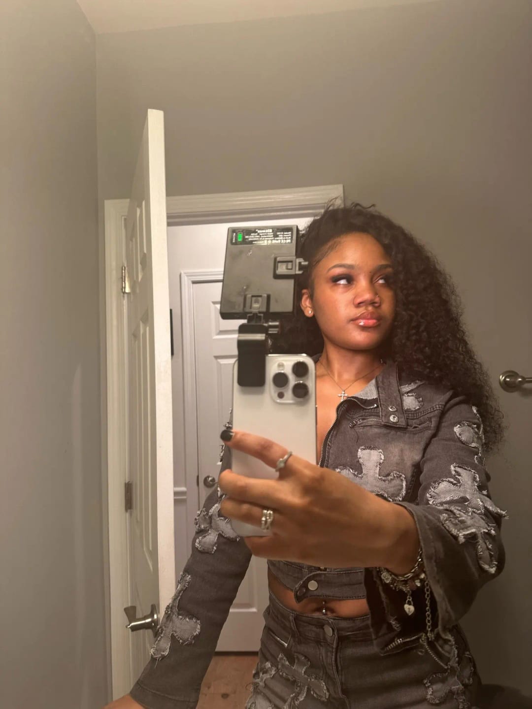 Customer photo review of JYZ Tape in Hair Extensions Curly Human Hair Tape in Curly Extensions Double Sided Tape in Natural Curly Hair Extensions 100g 40 pcs