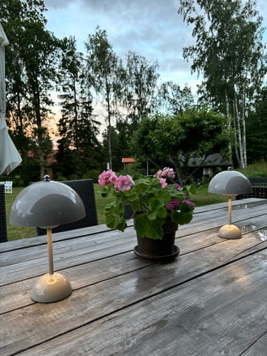 Customer photo review of Bordslampa - Svamplampa Flowerbud - Batteridriven 5000 mAH