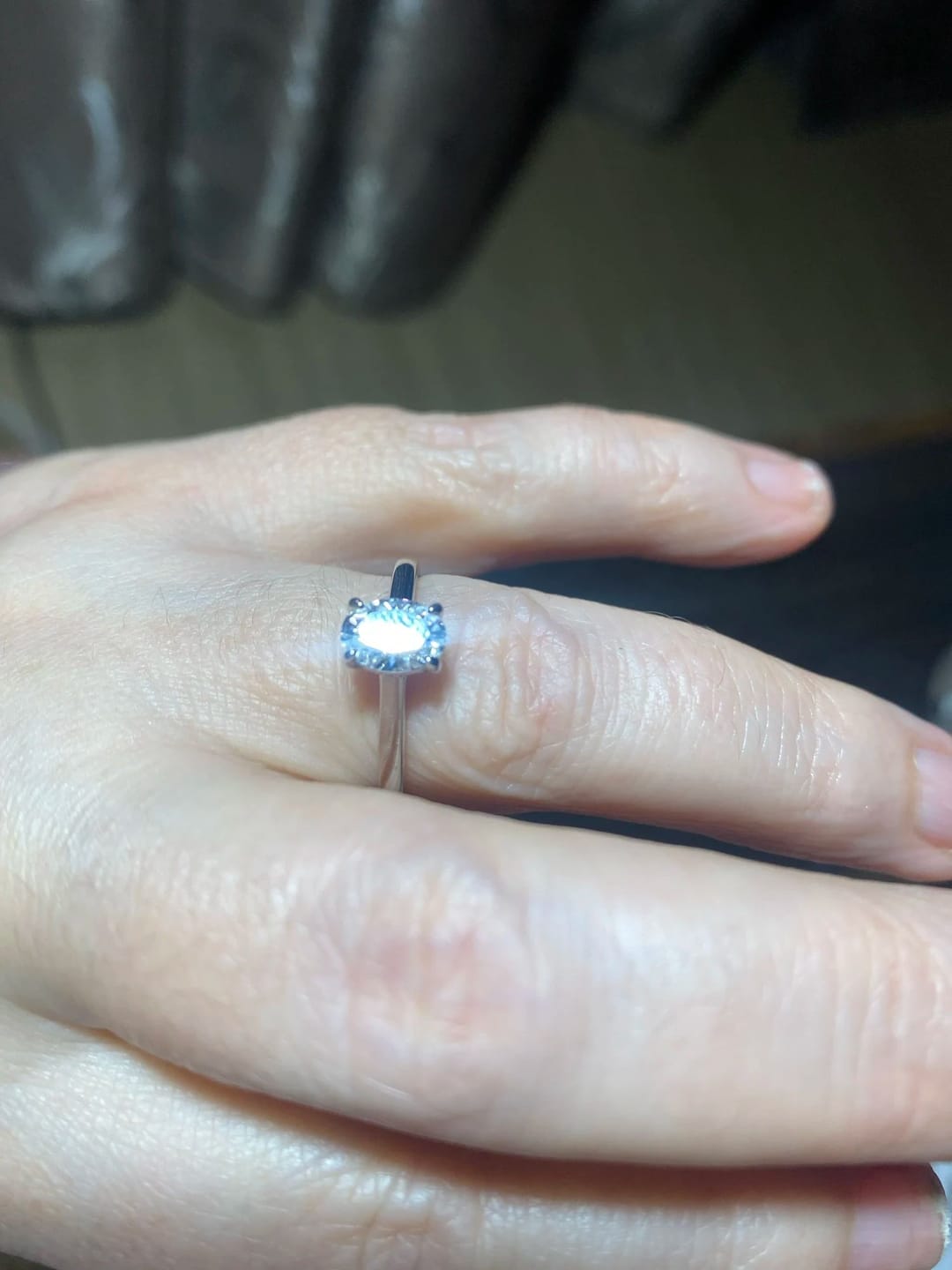 Customer photo review of Anel Solitário Moissanite Oval