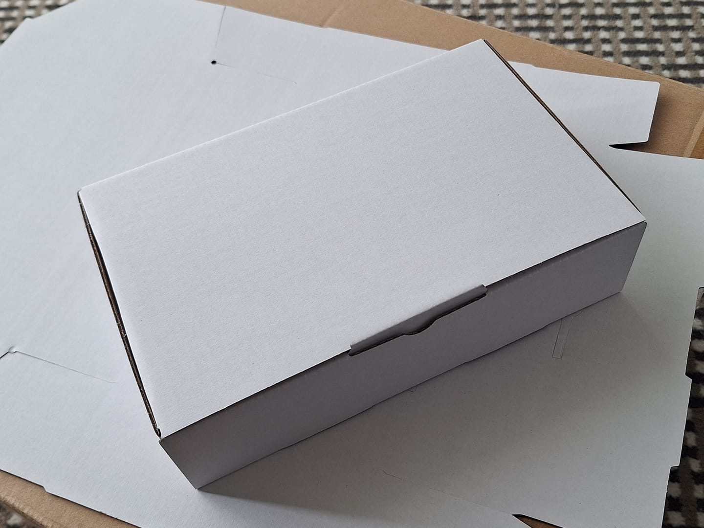 Customer photo review of 240 x 150 x 60mm Die cut White Mailing Box B14