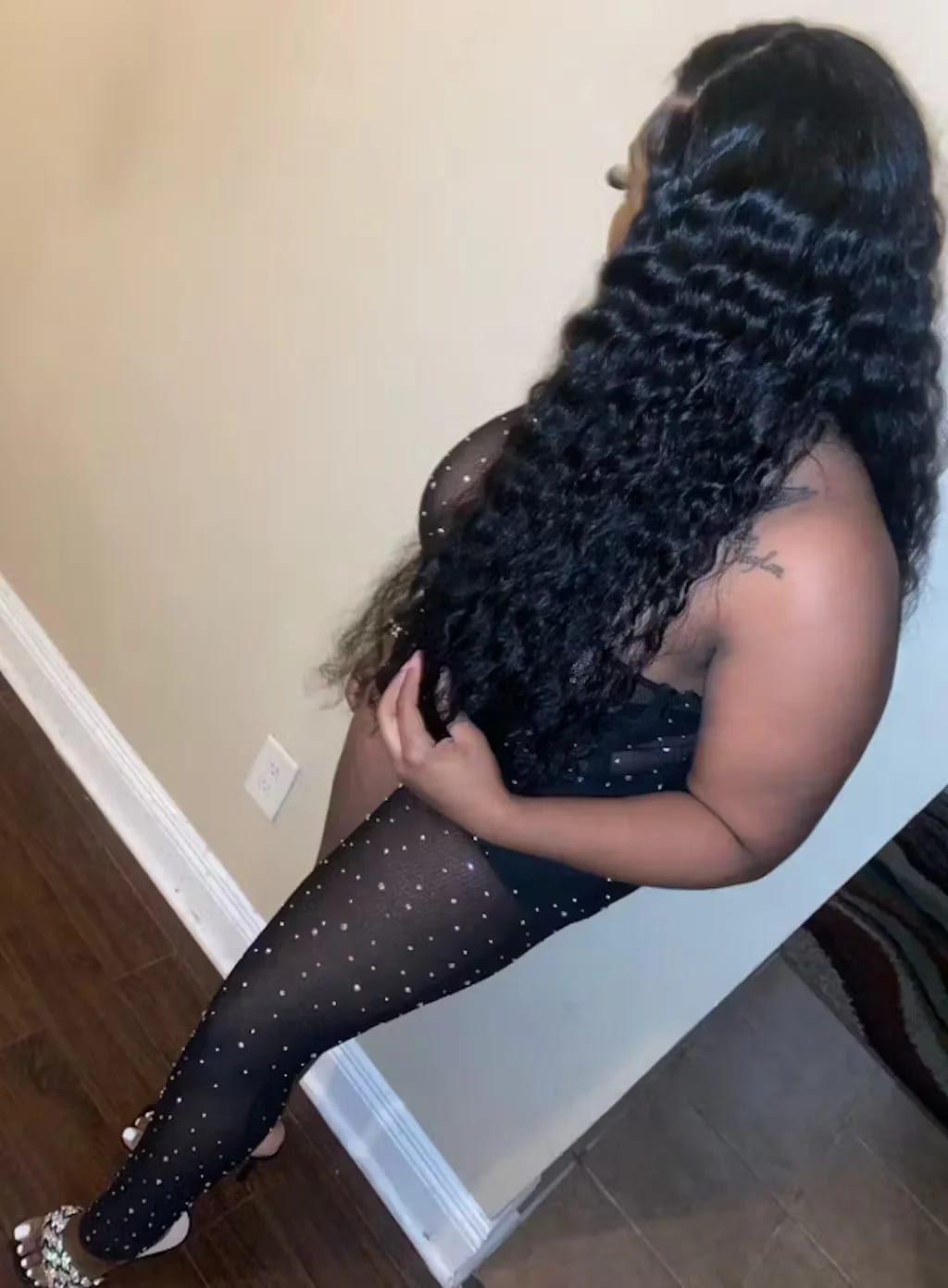 Customer photo review of JYZ Tape in Hair Extensions Curly Human Hair Tape in Curly Extensions Double Sided Tape in Natural Curly Hair Extensions 100g 40 pcs