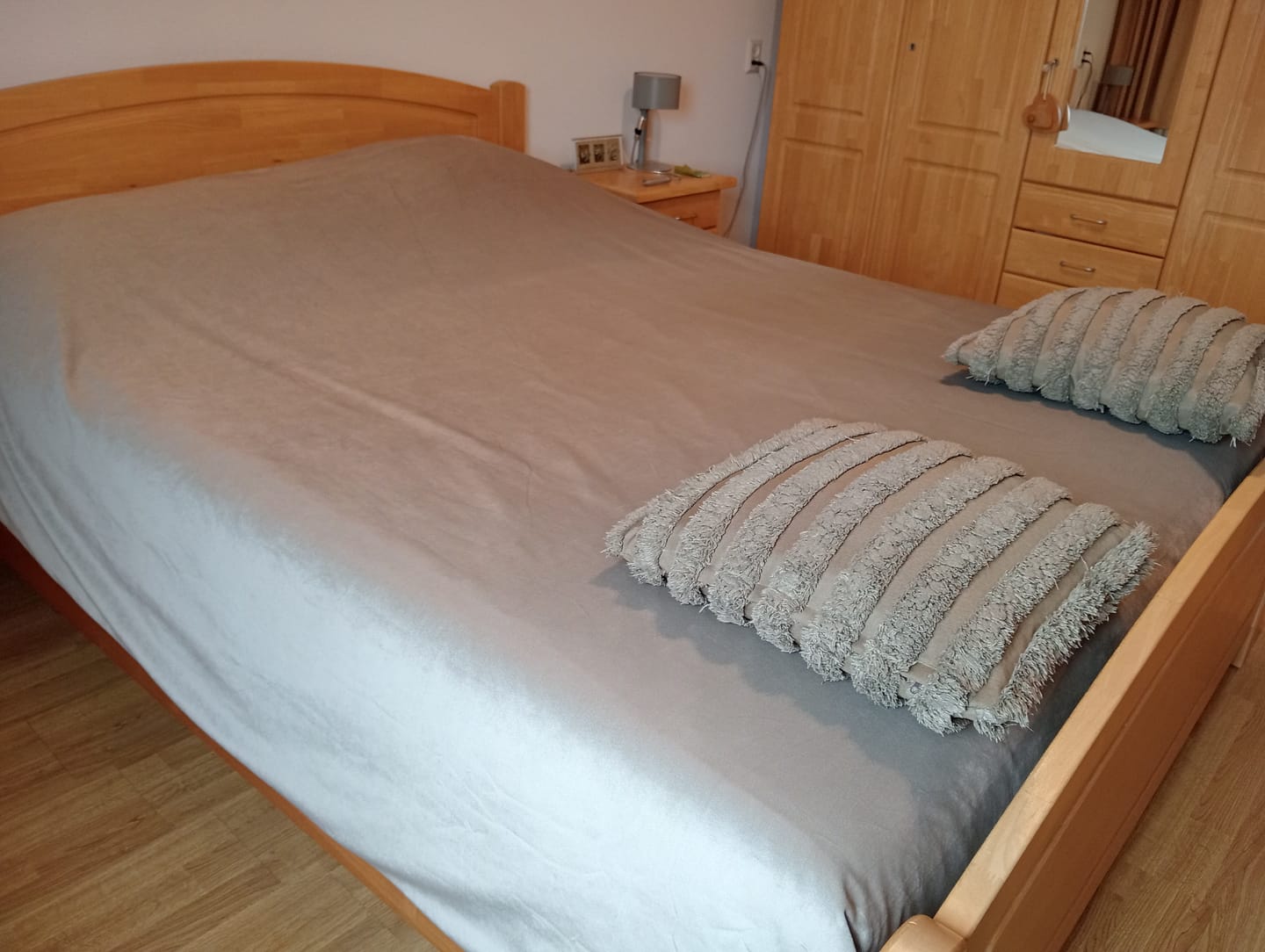 Customer photo review of Dekbedovertrek set Fluweel/Velvet  Taupe Grey