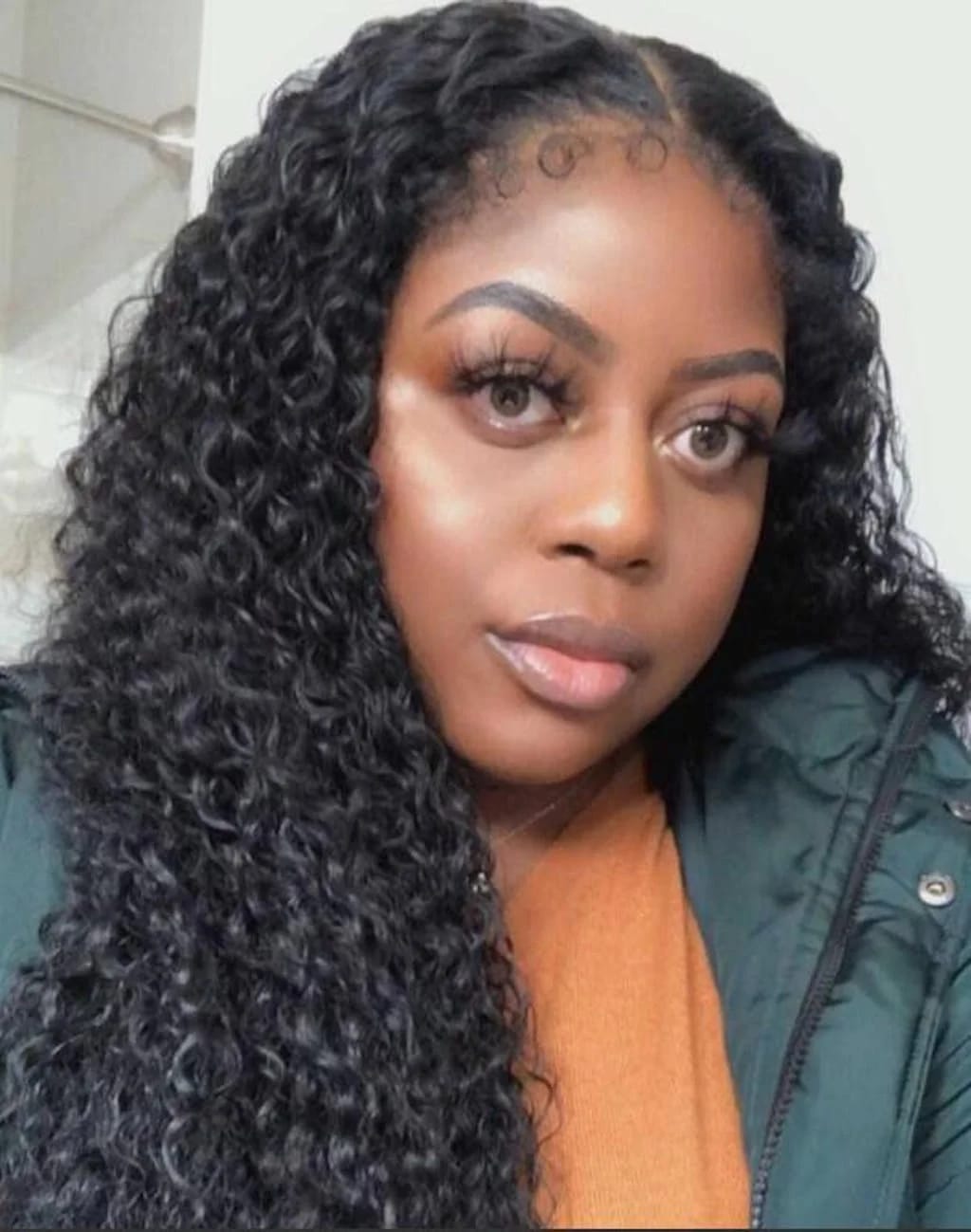 Customer photo review of JYZ Tape in Hair Extensions Curly Human Hair Tape in Curly Extensions Double Sided Tape in Natural Curly Hair Extensions 100g 40 pcs