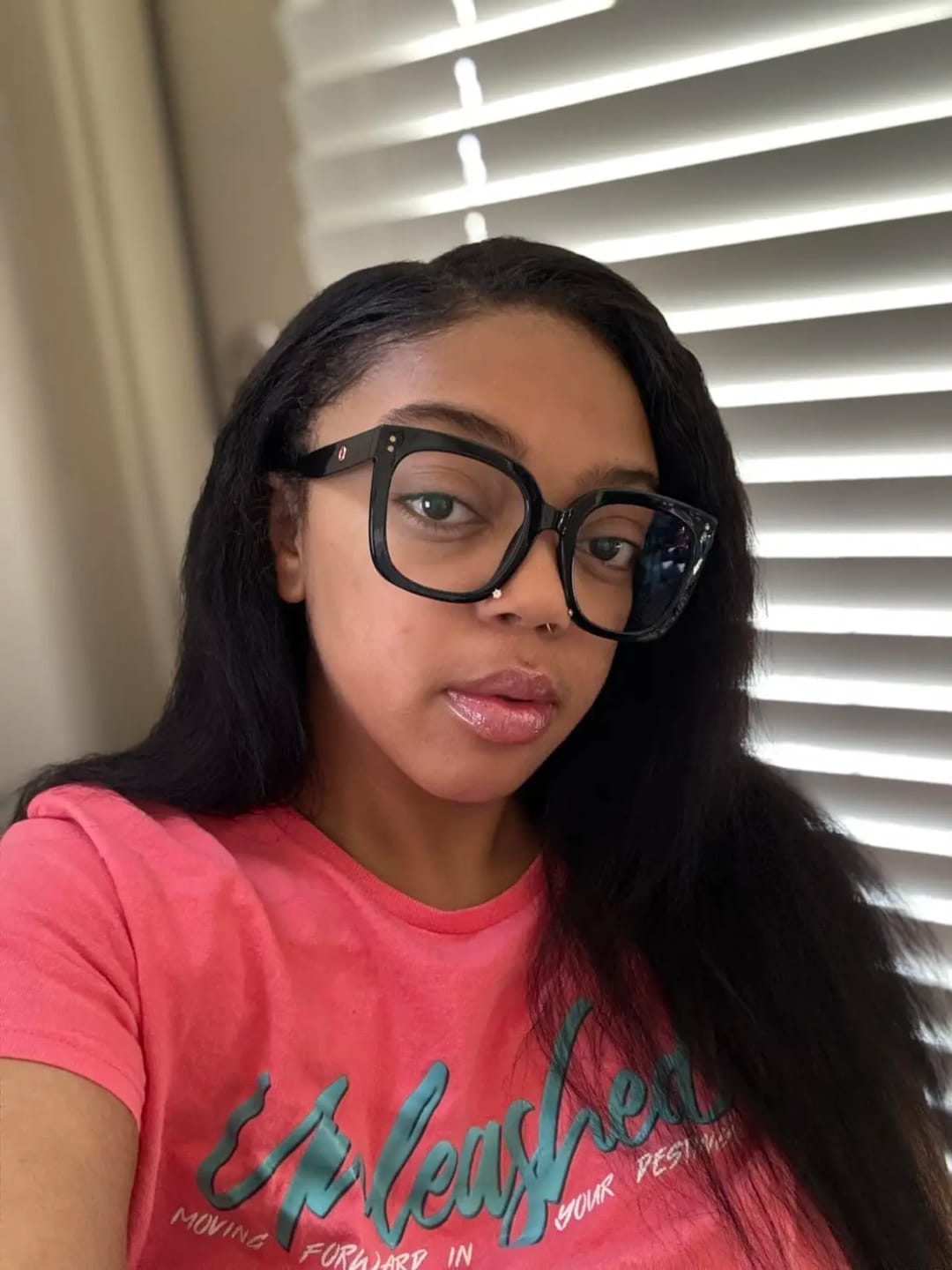 Customer photo review of JYZ Kinky Straight Tape In Hair Extensions Real Human Hair 100G 40 Pieces