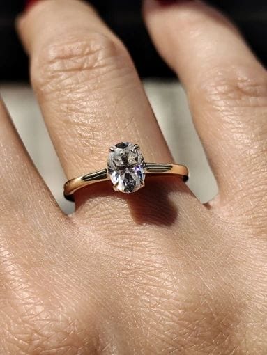 Customer photo review of Anel Solitário Moissanite Oval