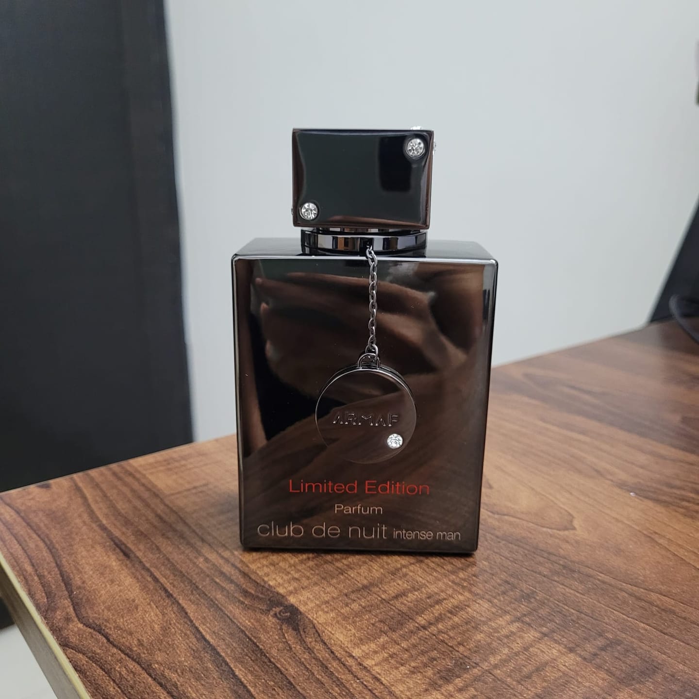 Customer photo review of Armaf Club De Nuit Intense Man Parfum Limited Edition