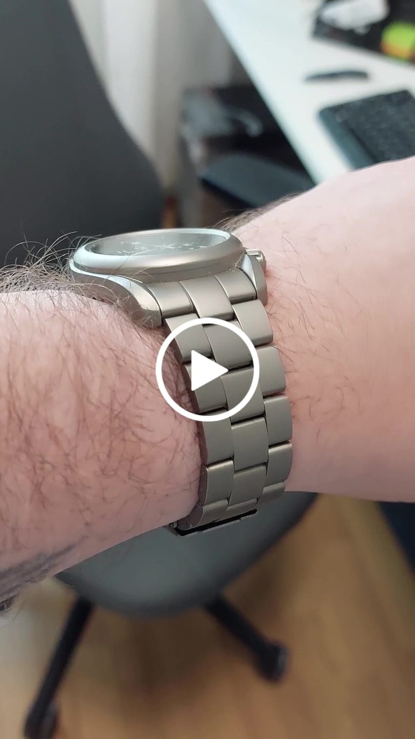 Customer video review of 3-link Titanium Bracelet | 22mm lug width,Fits only for Voyager Watch