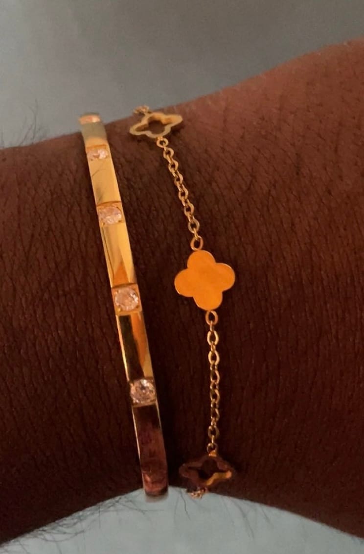 Customer photo review of Lola Armreif | 18K vergoldet