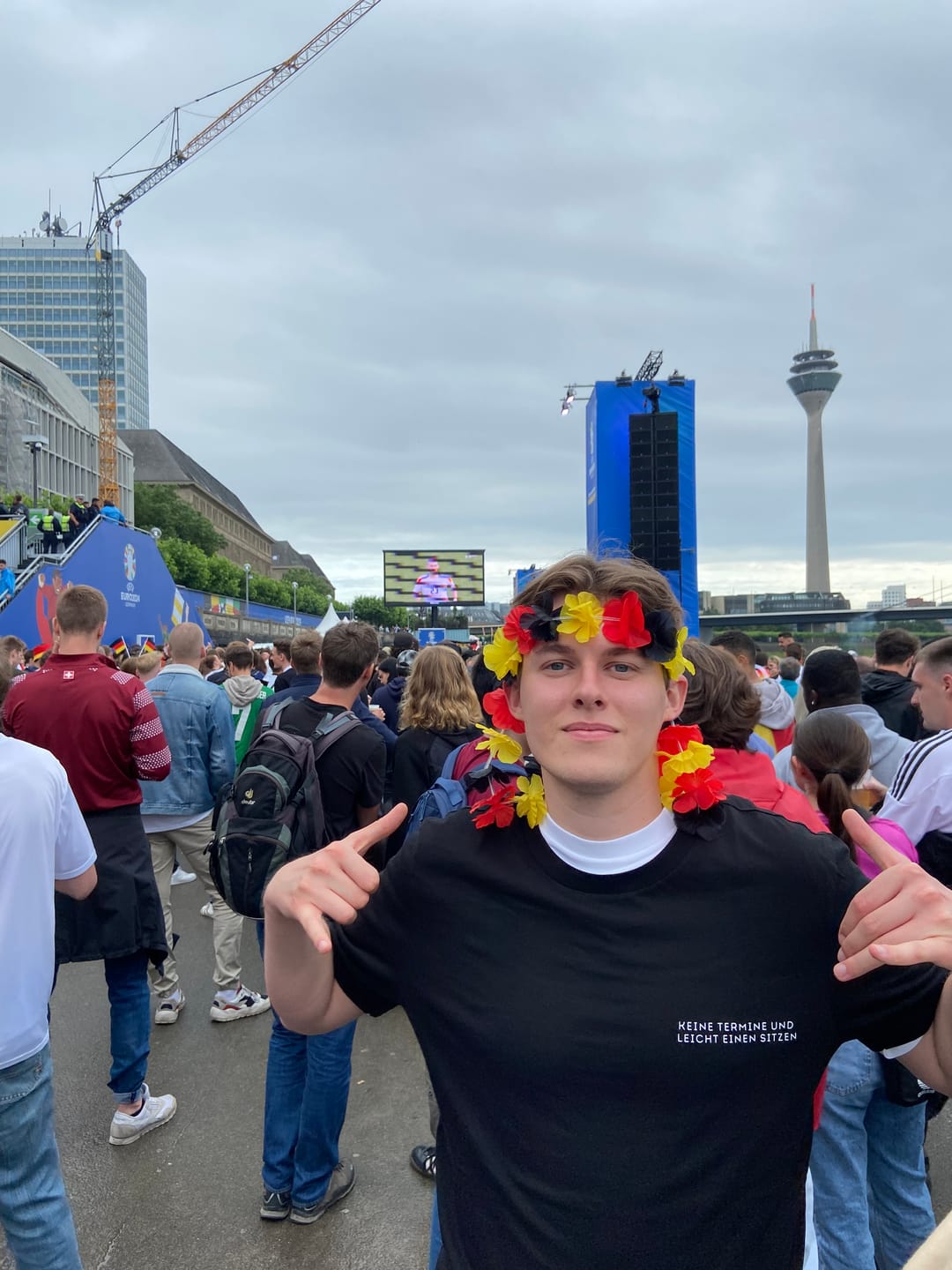 Customer photo review of Keine Termine - Premium Unisex T-Shirt