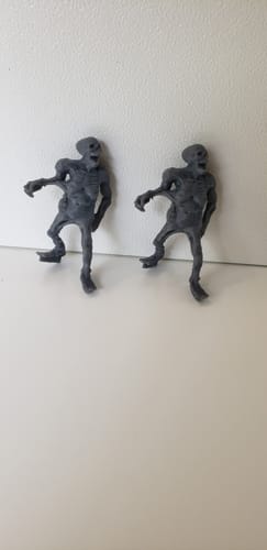 Customer photo review of Zombghouls Mob of 10