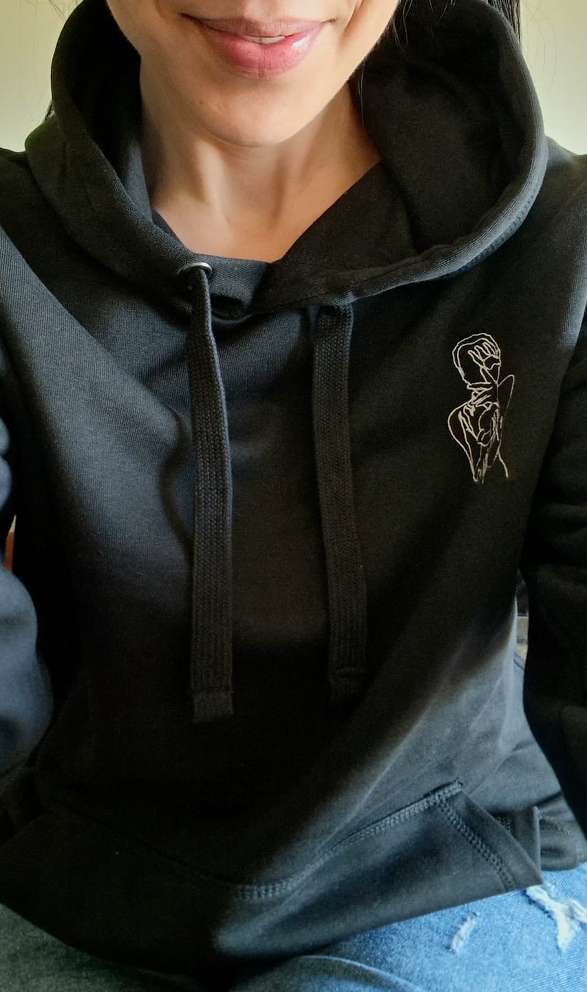 Customer photo review of Hoodie Line Art Personalizável