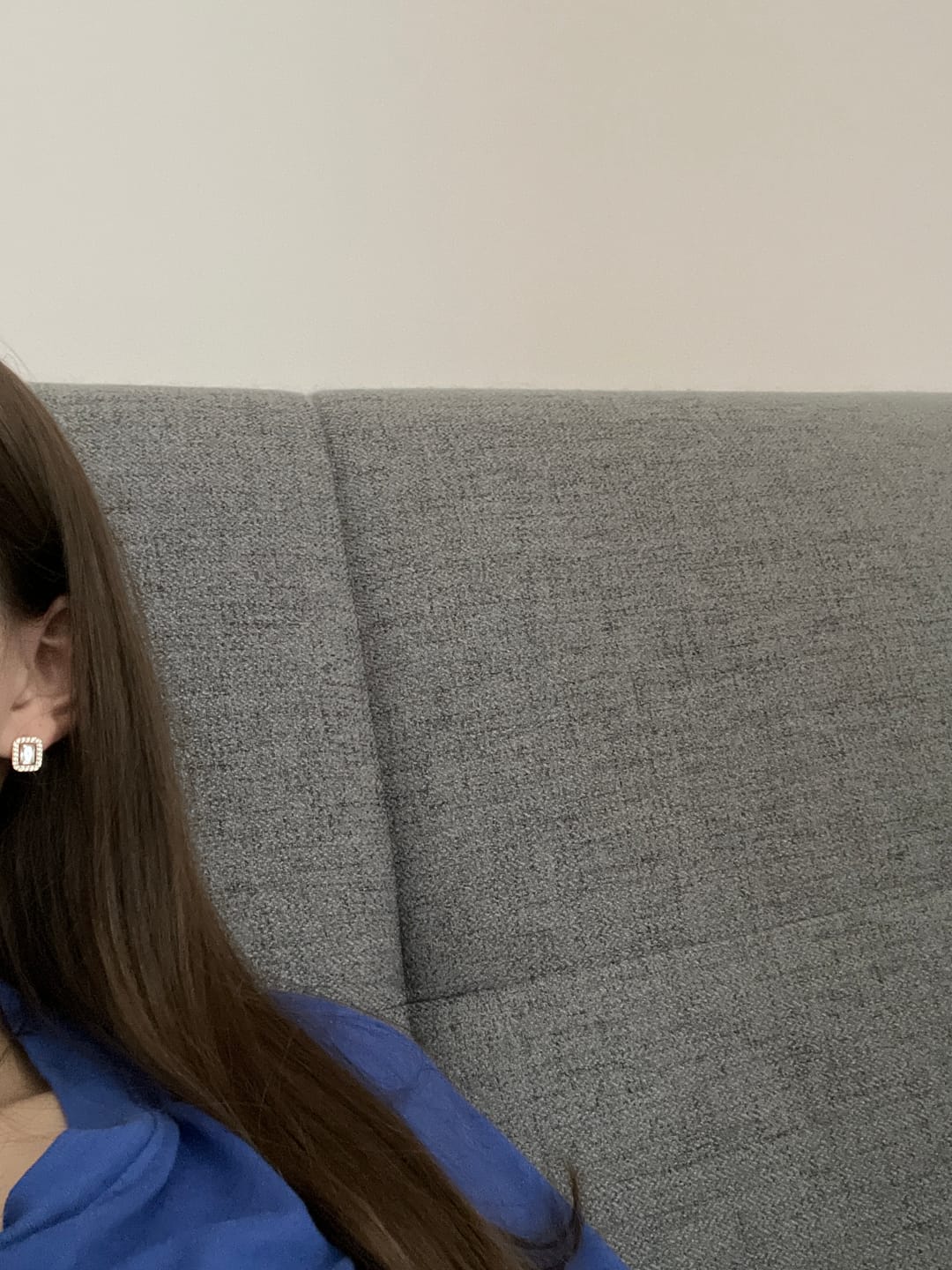 Customer photo review of Viviene Ohrstecker | 18K vergoldet