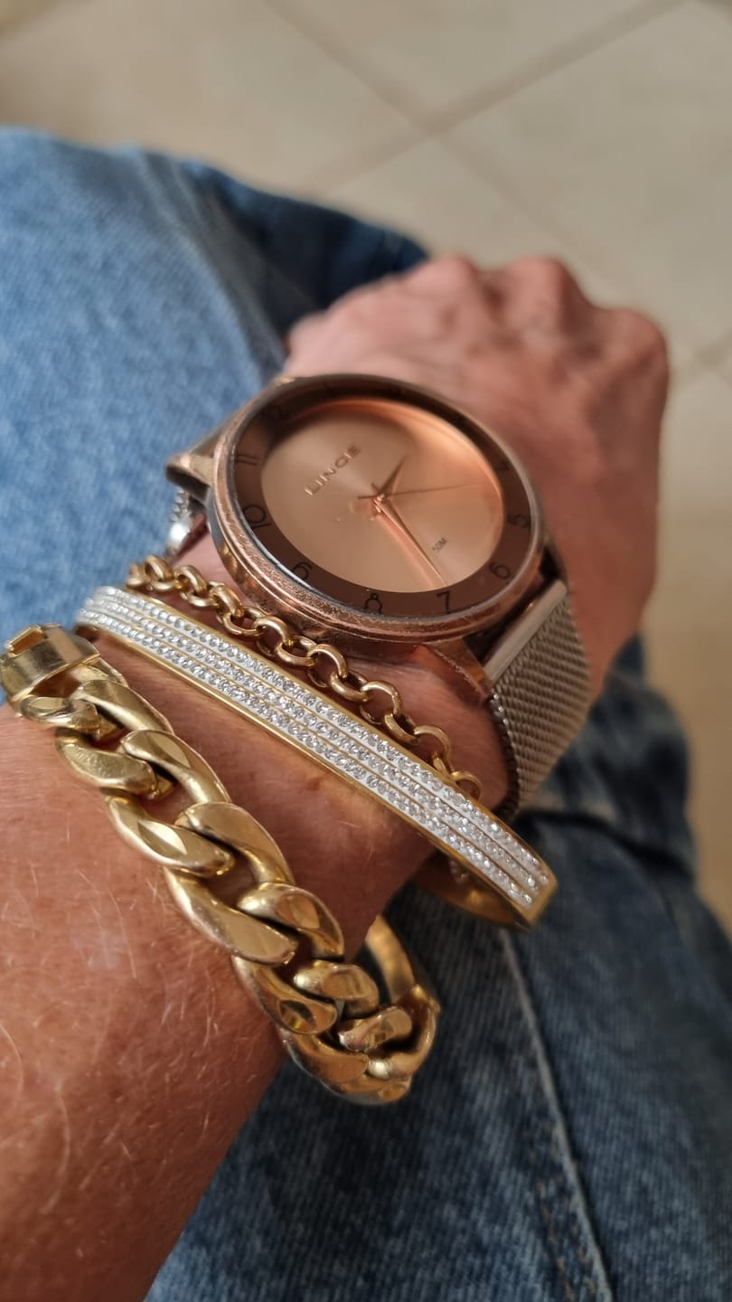 Customer photo review of Bracelete Luxe Banhado em Ouro 18k