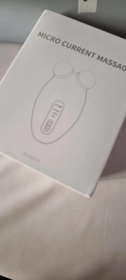 Customer photo review of MicroLift Beauty™ -  Visage Tonifié & Peau Ferme en 5 Minutes