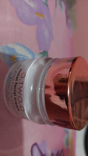 Customer photo review of O.TWO.O ULTRA MOIST GLOSS FACIAL CREAM