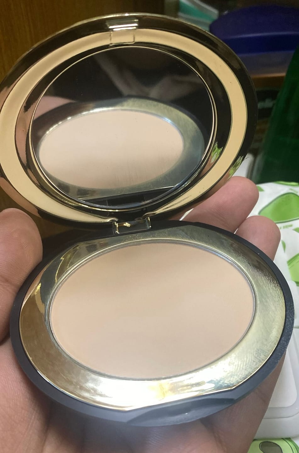 Customer photo review of SH FLAWLESS BLEND PRESSED POWDER