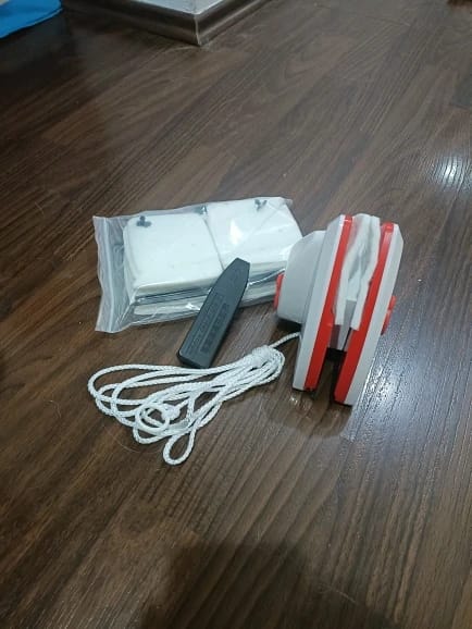 Customer photo review of Limpador de Vidro Magnético para Janela Vidraça Aquário AmiGlass