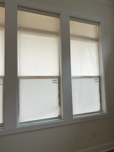 Customer photo review of SmartWings Motorized Light Filtering Roller Shades 70% Blackout Linen