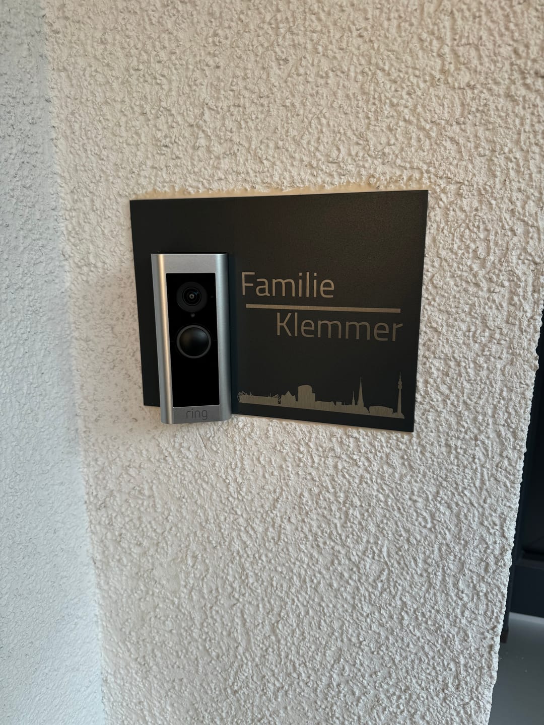 Customer photo review of Dekorschild für "Ring Doorbell Pro 2" aus V2A Edelstahl  - Weiß / Anthrazit pulverbeschichtet oder Edelstahl gebürstet