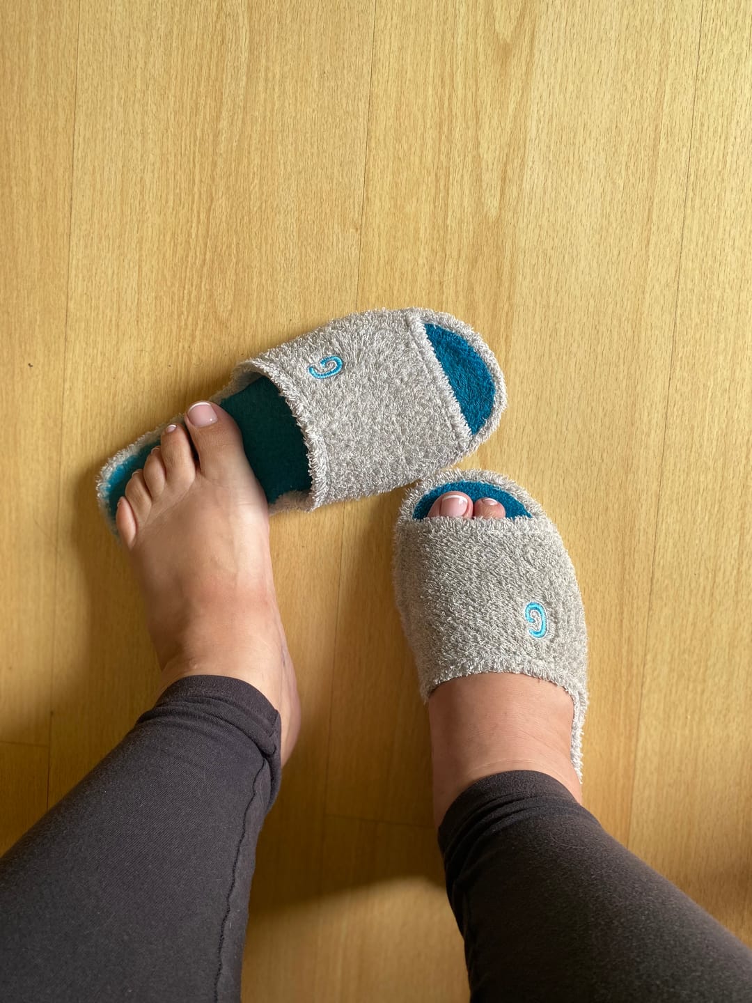 Customer photo review of Zapatilla de rizo punta abierta Gomus