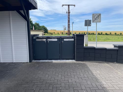 Customer photo review of Moderne Mülltonnenbox MB3 | Anthrazit (RAL7016) | stabil & pulverbeschichtet | 2er-Box