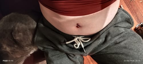 Customer photo review of Classique Internally Threaded Gem Belly Rings