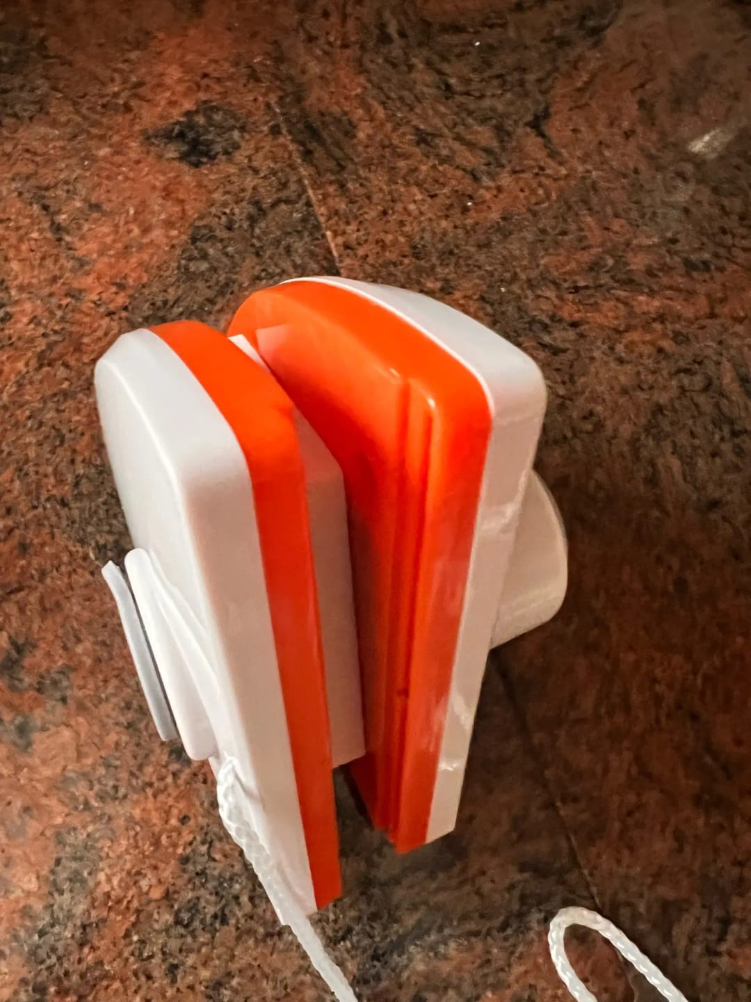 Customer photo review of Limpador de Vidro Magnético para Janela Vidraça Aquário AmiGlass