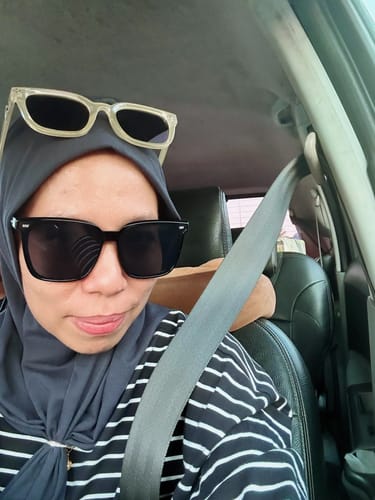 Customer photo review of Cleo Square Framed Sunglasses
