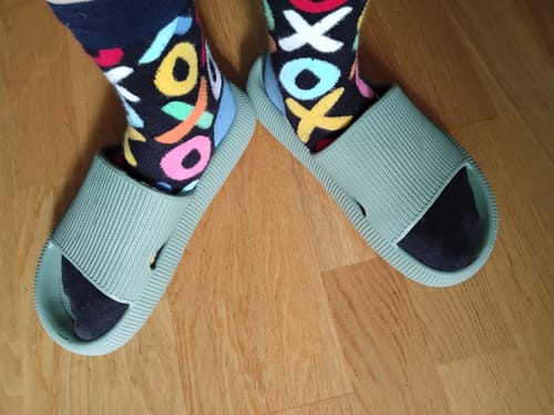 Customer photo review of HappyFlops