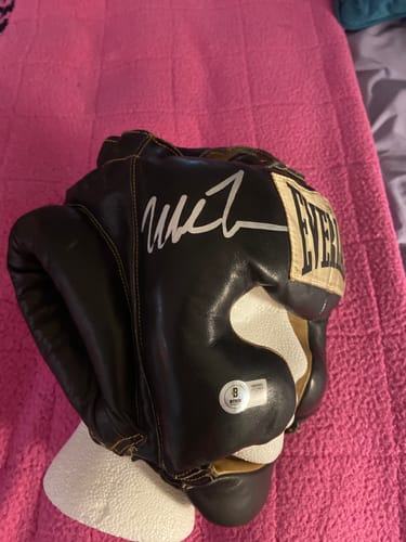 Customer photo review of Mike Tyson Autograph Signing