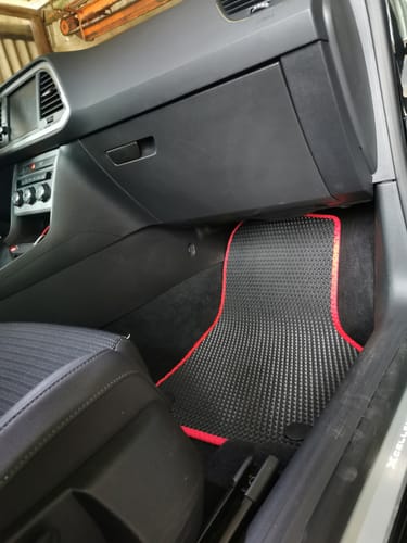 Martin D. review of Auto Fußmatten nach Maß - Komplettset image 2 out of 5