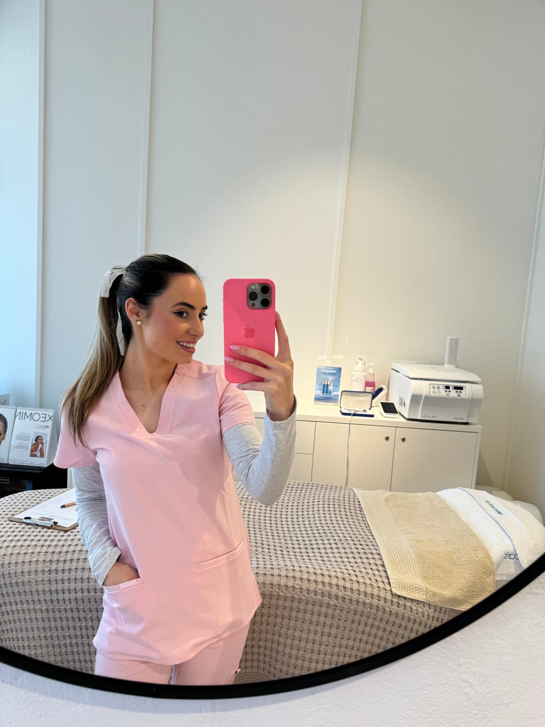 Customer photo review of ELIZABETH Two Pocket Scrub Top (Original SLTECH™ fabric) - Powder Pink