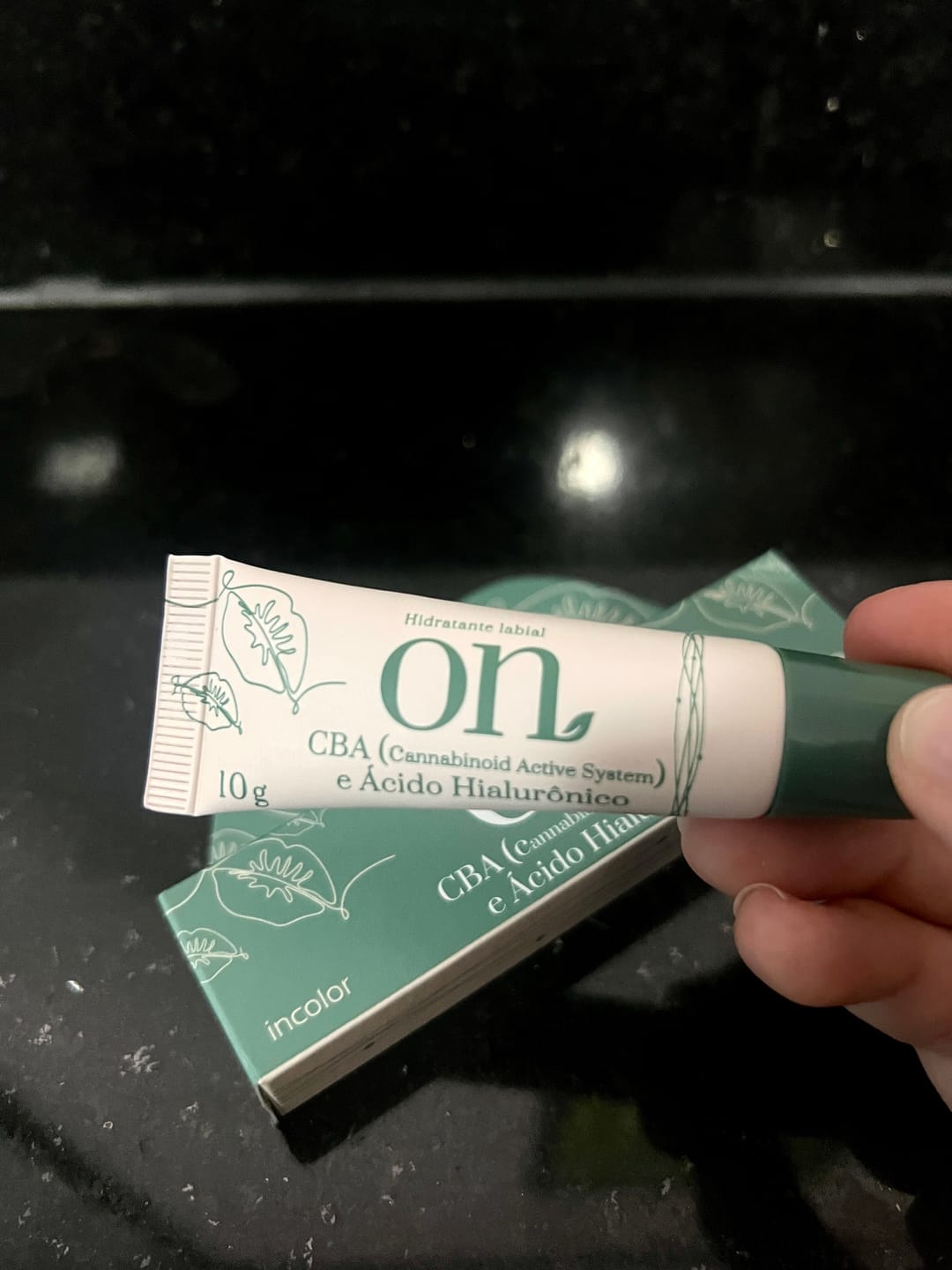 Customer photo review of Hidratante Labial ON