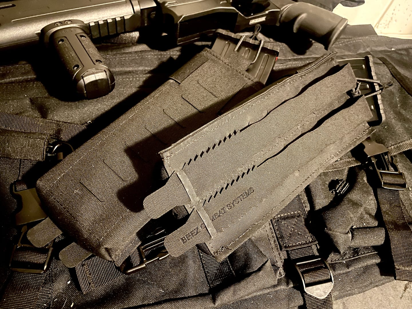 Customer photo review of Shotgun Magazine Pouch 10/12 (Open Top) GRIDLOK