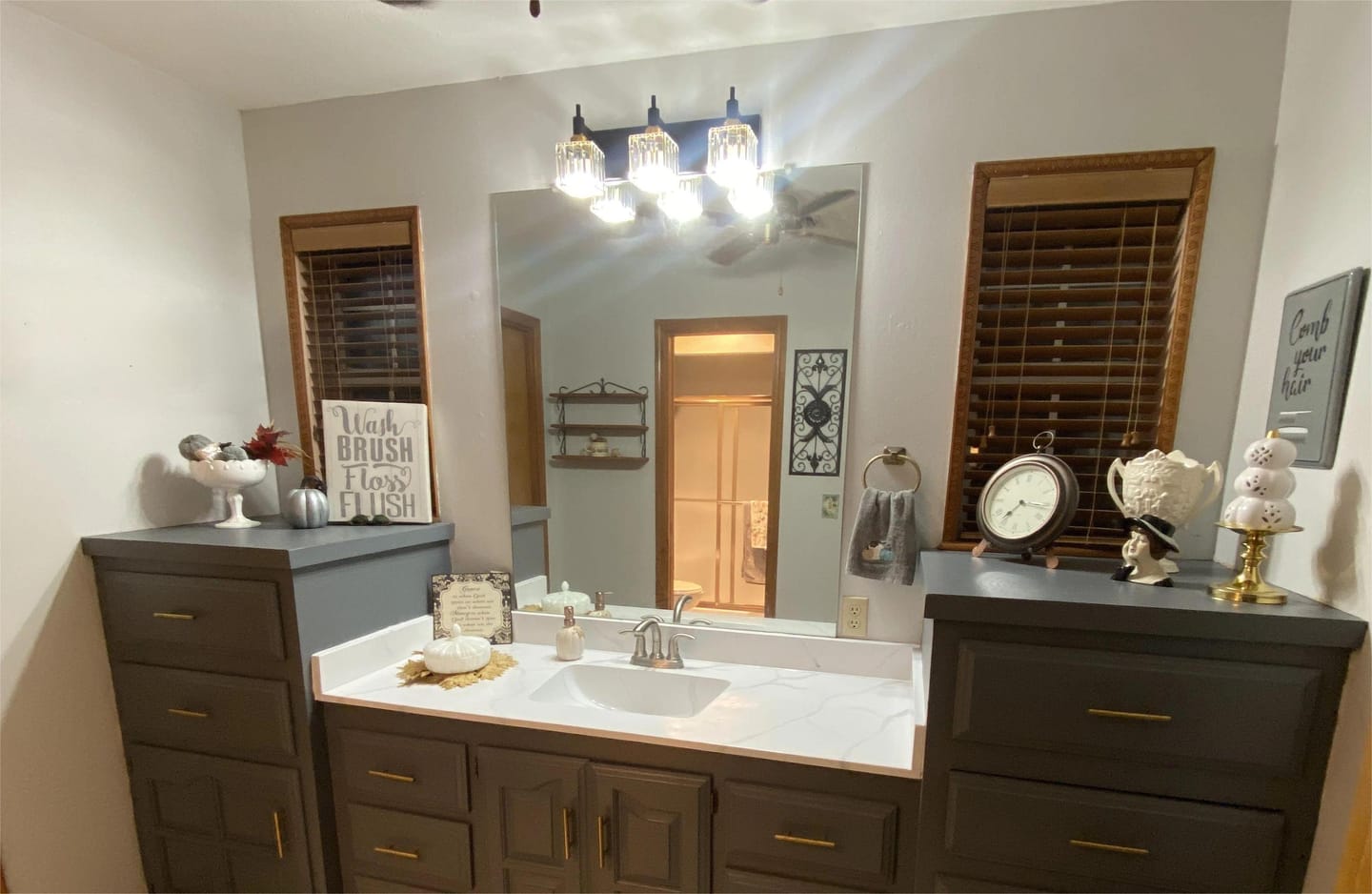 Customer photo review of Modern Luxury Bathroom Crystal Wall Light