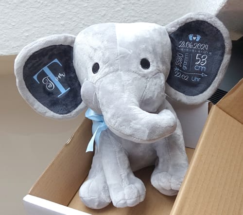Customer photo review of Kuschel Elefant - Baby-Stofftier