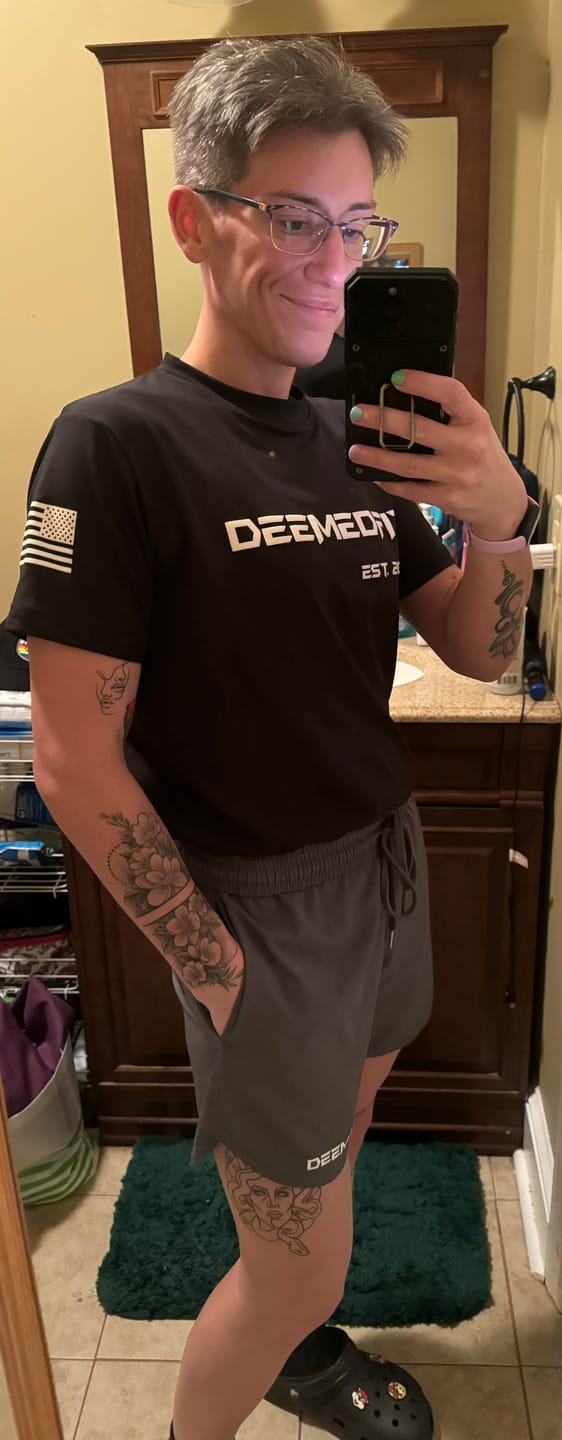 Customer photo review of Men's Gym Tee "Compellence"