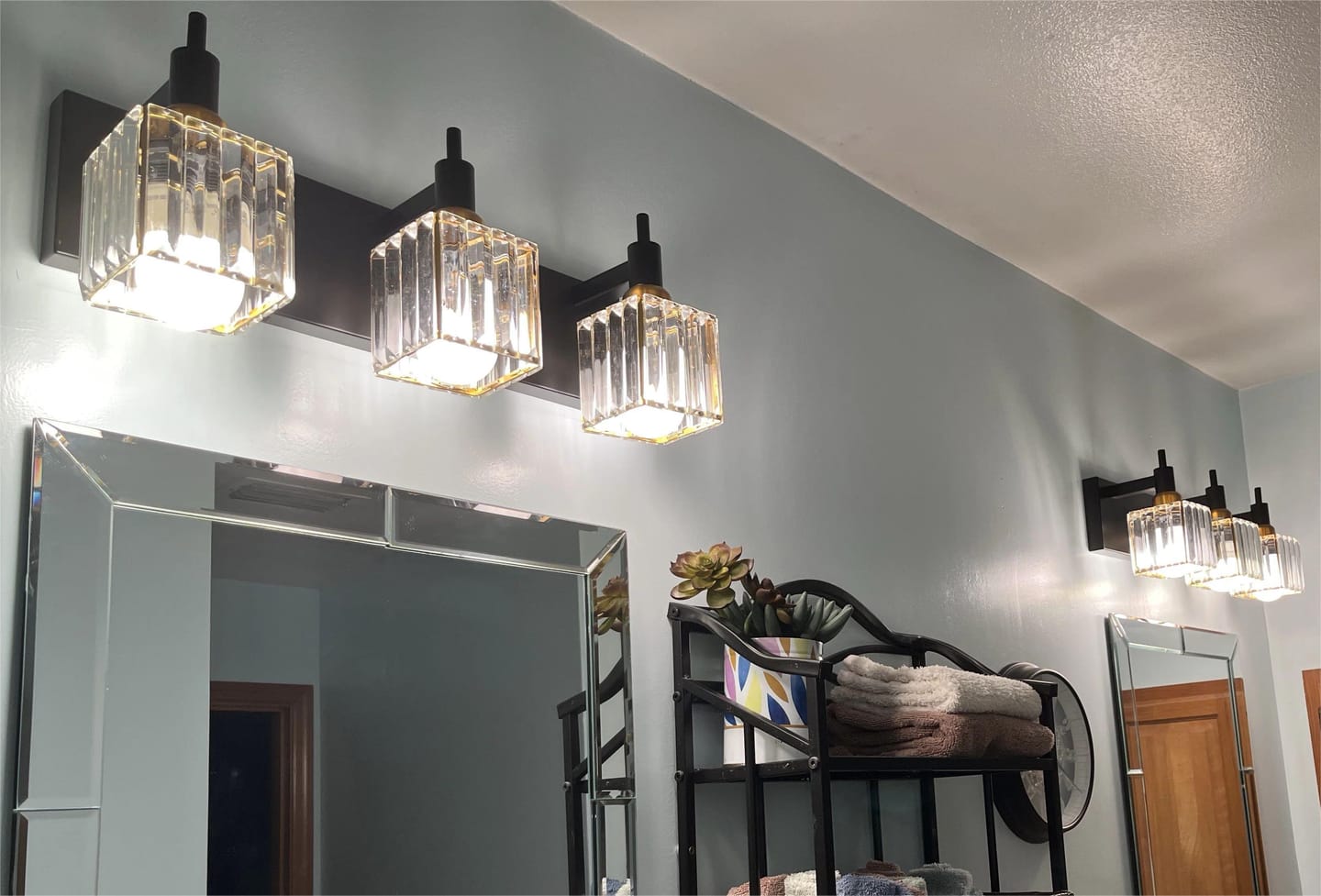 Customer photo review of Modern Luxury Bathroom Crystal Wall Light