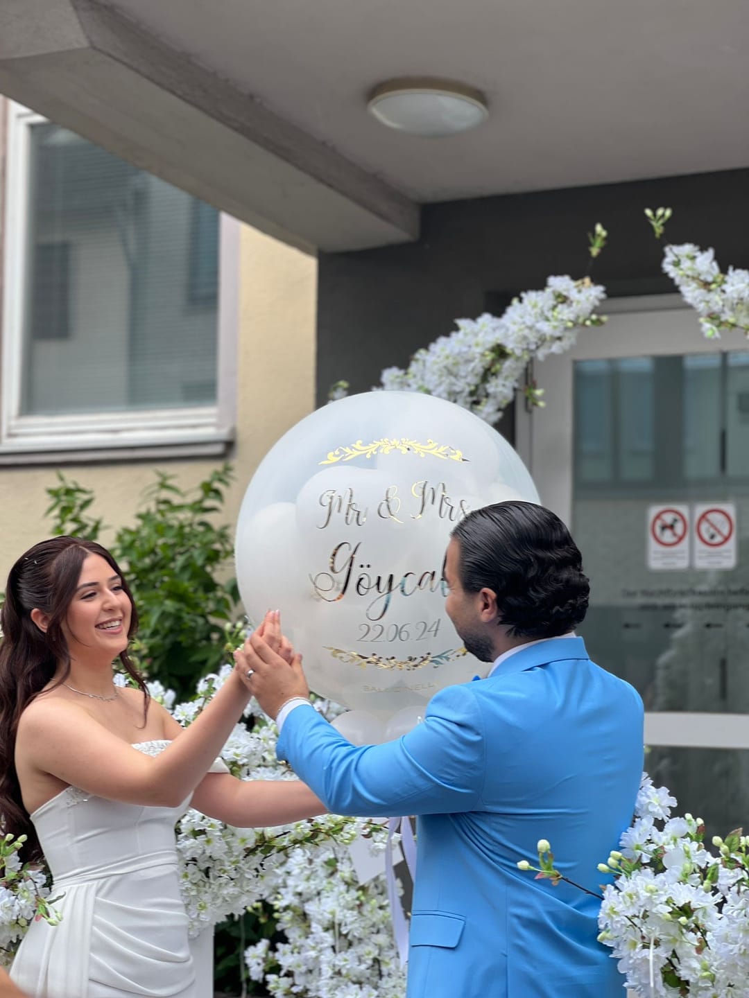 Customer photo review of Standesamt Pop Up Ballon mit Herzballons gefüllt (personalisiert) Nur auf Abholung!