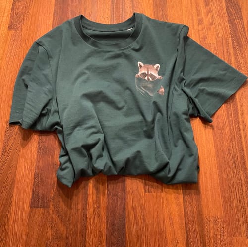 Customer photo review of Waschbär Tasche - Bio Herren Shirt