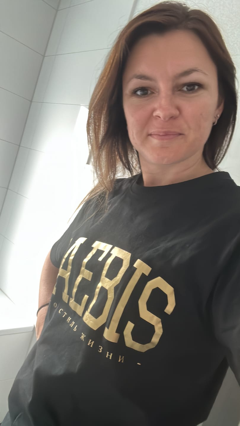 Customer photo review of Lifestyle Damen Oversized T-Shirt schwarz by SAEBIS®