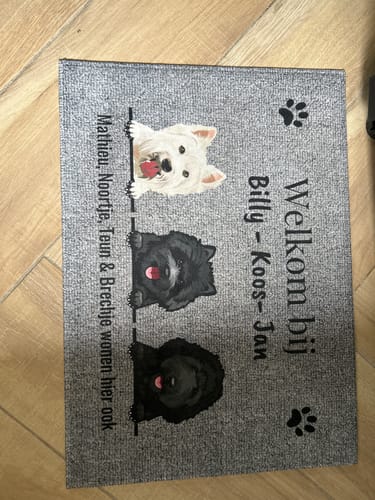 Customer photo review of Welkom bij - Gepersonaliseerde huisdier deurmat