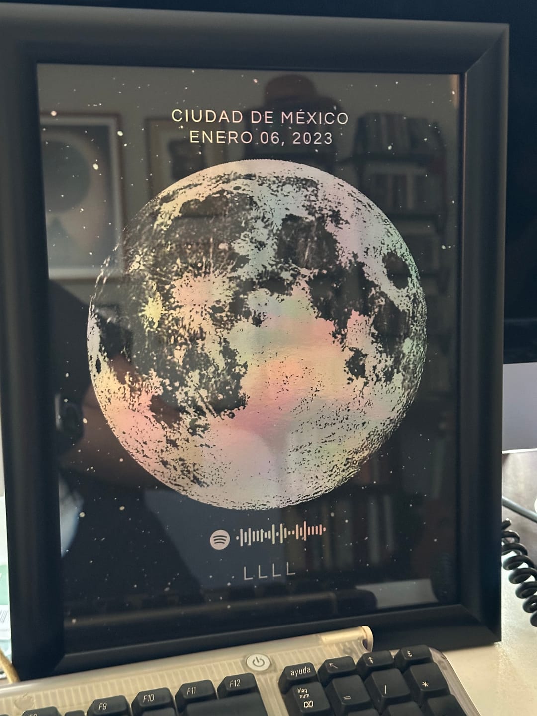 Customer photo review of Mapa Lunar Holográfico