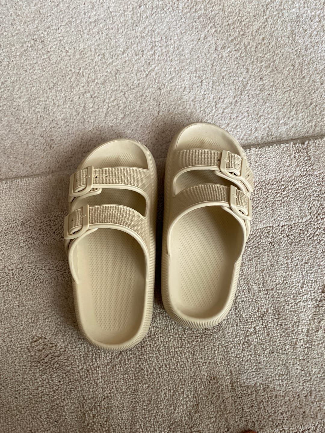 Customer photo review of Cushion Sandals - Cloud Slides