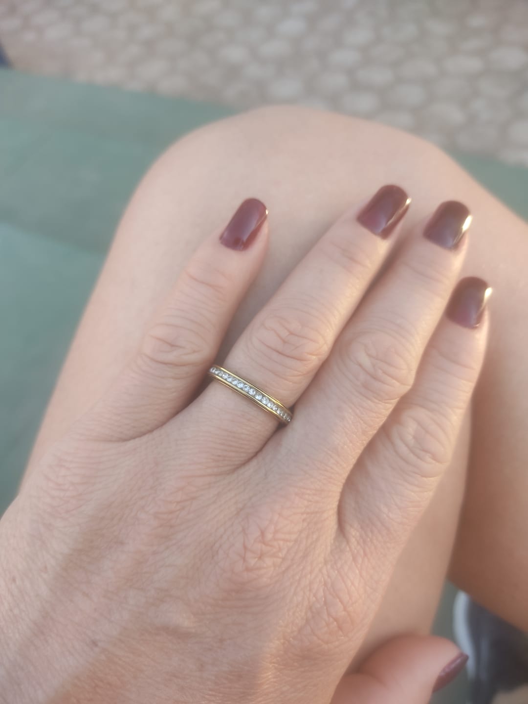 Customer photo review of Anel Brilhante Rotativo Banhado em Ouro 18k